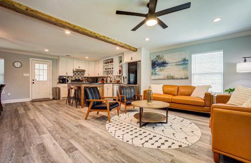 Waco Villa | Casablanca Waco 5 mins from Baylor and Magnolia with Hot Tub,Firepit, Pet Friendly