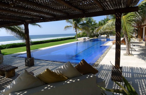 Santa Maria Colotepec House | .casaemelina-puertoescondido.contact us for a deal !n25m Pool, huge property