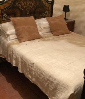 Guzman House | Casale Bastida