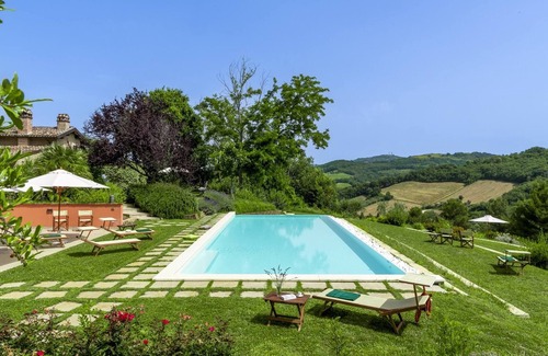 Monteciccardo Villa | Casale Belvedere 8&1 by Marche Holiday Villas