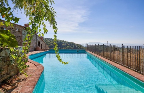 Castellina in Chianti Villa | Casale Sandonatino In Castellina in Chianti, Tuscany
