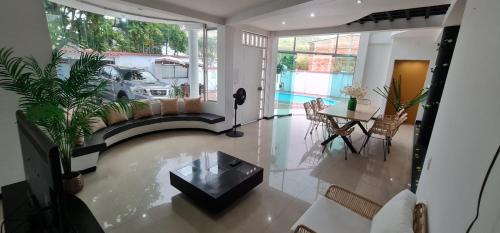 Villeta Villa | Casaquinta Con Piscina