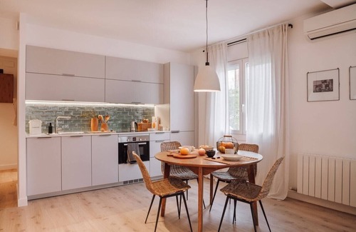 Gracia Apartment | Casares - 1 bedroom in Gràcia