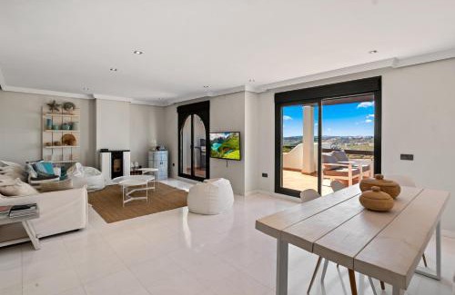 Casares Apartment | Casares Golf apt by Costarentals - Ref M10