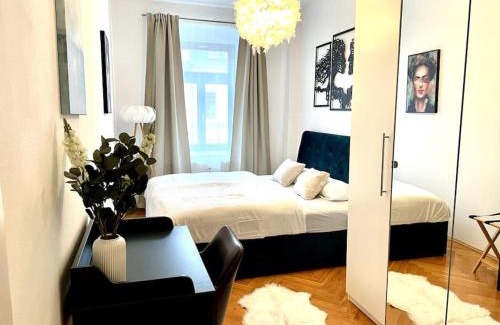 Friedrichstadt Apartment | CASARINA - Stilvoller Altbau in zentraler Lage