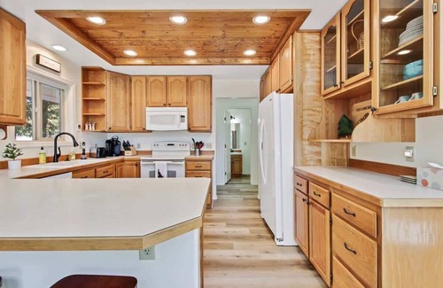 Cascade Cabin | Cascade Cabin Mountain Getaway with Private Beach