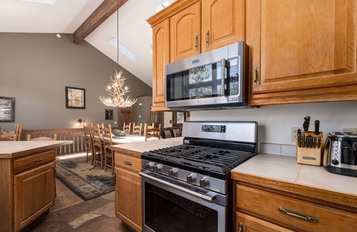 Aspen Brook House | Cascade - Spacious Family Mountain Retreat - Quiet Neighborhood - 20-NCD0238