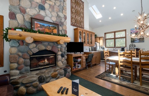 Aspen Brook House | Cascade - Spacious Family Mountain Retreat - Quiet Neighborhood - 20-NCD0238