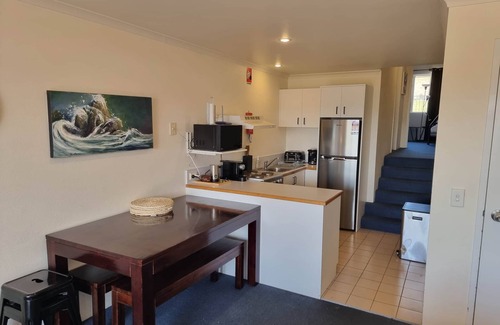 Jindabyne Apartment | *Cascades 15 - Amazing Lake Views w Balcony's | Spa Bath | Split-Level | WiFi*