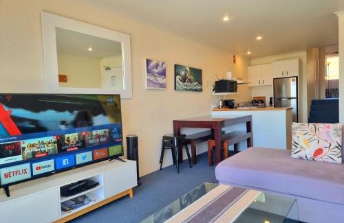 Jindabyne Apartment | Cascades 15 - Amazing Lake Views l Spa Bath l Split Level Apt l Central Location l Wi-Fi