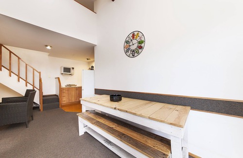 Two Mile Bay Hotel | Cascades Lakefront Motel