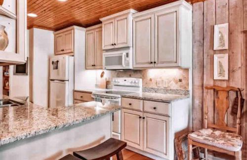 Cashiers House | Cashiers Cedar Creek Club Cabin