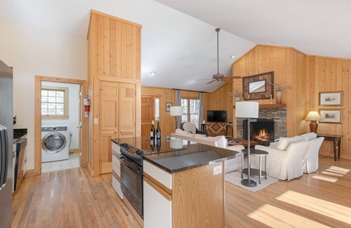 Sapphire House | Cashiers "Laurel Cottage”