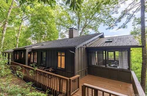 Cashiers House | Cashiers Luxe Cottage! Beautiful view and only less than a 1.5 miles to town