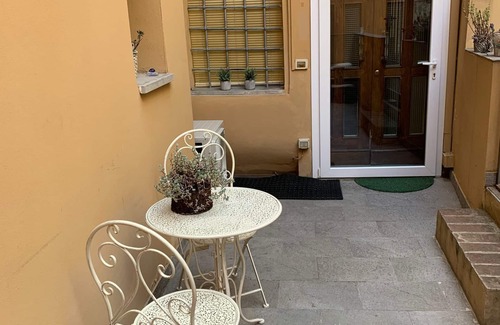 Historic Center Apartment | Casina Centottrecento - Italian Style Accommodation-.