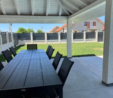 Sinmartin House | Casira Guesthouse