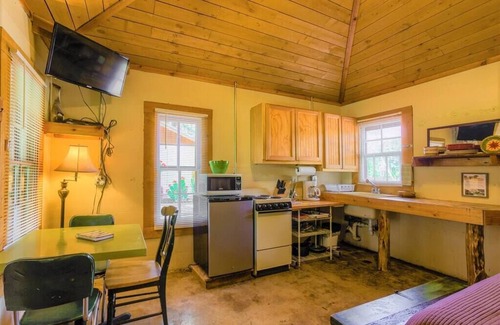Ingram House | Casita Blu Quatro, Private Guadalupe River Access