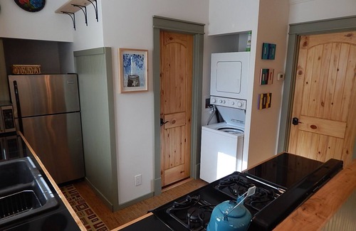 West Manhattan Cottage | Casita Cameo