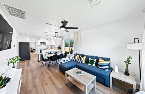 Eastside Promise Neighborhood House | Casita Clover/Downtown/Alamo Dome/Frost Bank Center/Fort Sam Houston AFB