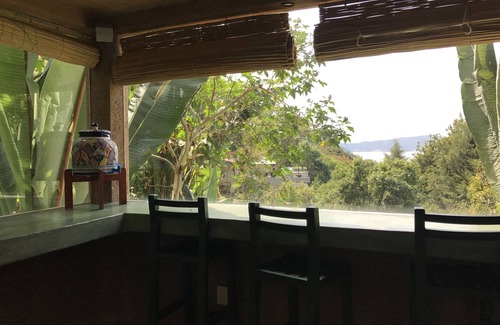 Valle de Bravo House | Casita Coporito overlooking the lake and stream