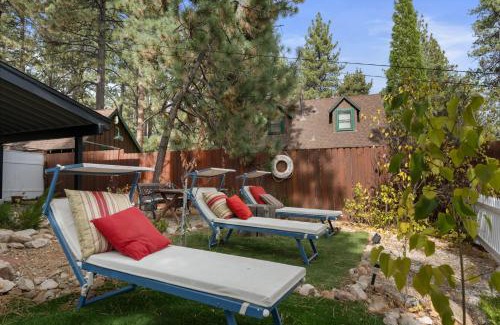 Big Bear Lake House | Casita de Sergio - Peek-A-Boo Lake View, Walk to Lake, Fireplace