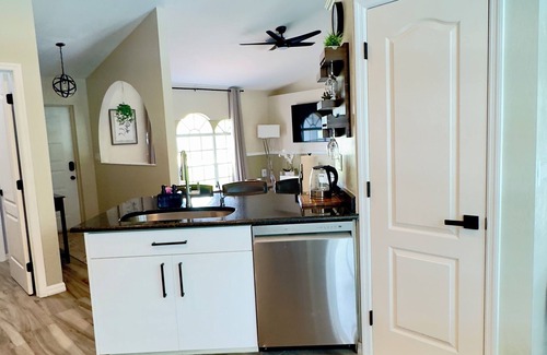 Three Oaks House | Casita Linda, 3BR, 2BA, Private heated Pool, Pet Friendly, Great location.
