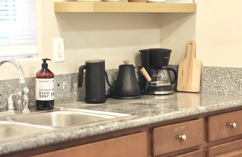 Lincoln Acres Apartment | Casita Mar -Cozy, Bright and Private 10 mins to downtown
