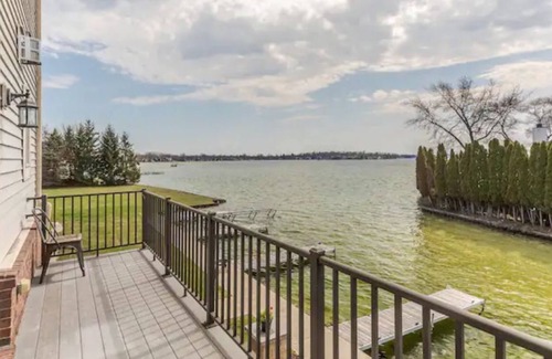 Waterford House | Cass Lake Home w Jet ski hoist, dock & water toys