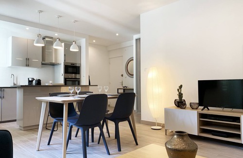 Cassis Apartment | CASSIS - Beautiful T2 heart village, near beaches, coves, provence