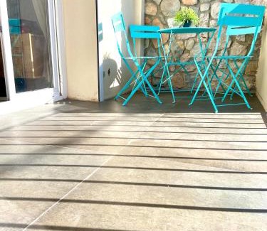 Cassis Apartment | Cassis grande terrasse emplacement au top à 1 minute de la plage à pieds
