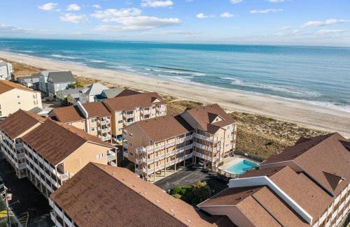 Wilmington Beach House | Cast a Waves. Condo with partial Atlantic views and a POOL