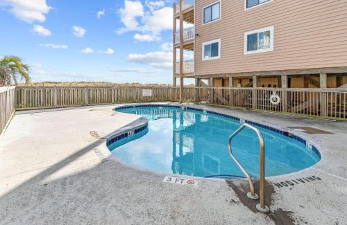 Wilmington Beach House | Cast a Waves. Condo with partial Atlantic views and a POOL