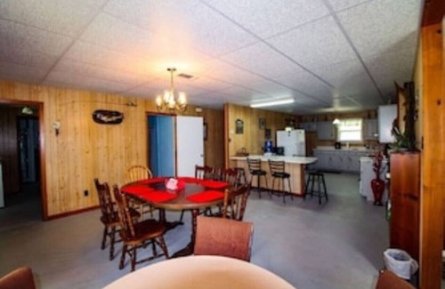 Negreet House | Castaway Camp .