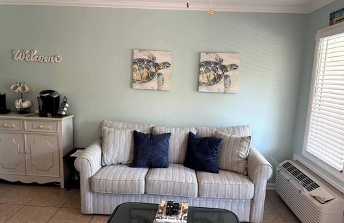 Hilton Head Island Condo | Castaways King Villa on Beach, Free Bikes!