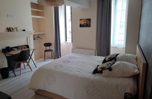 Chateaubourg Villa | CASTEL HOME