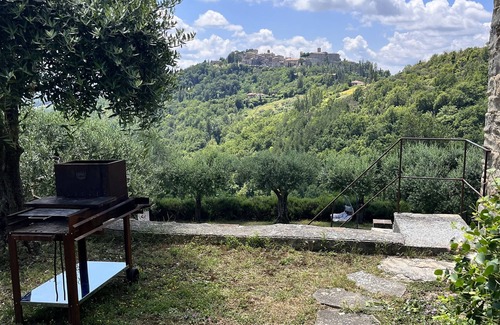 Montone Other | Castello del Cardaneto, Suite con Piscina in un Meraviglioso Contesto Naturale