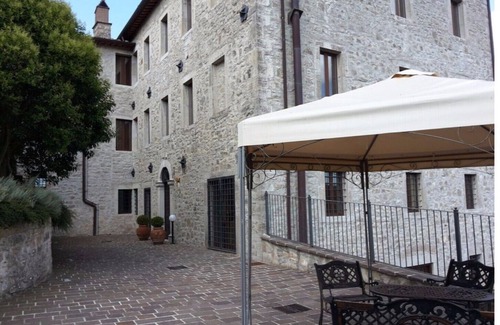 Izzalini Apartment | Castello Izzalini Todi Resort "Apt 6"