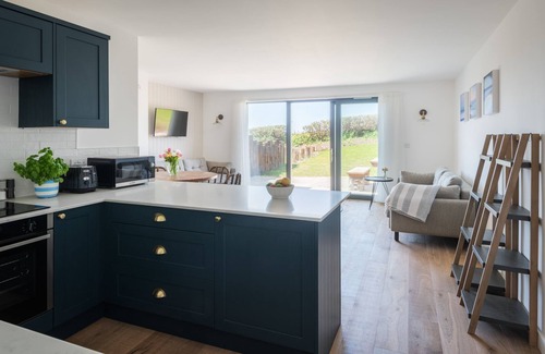 Hope-Cove Apartment | Castle Cove - a dog friendly contemporary & coastal haven in Hope Cove