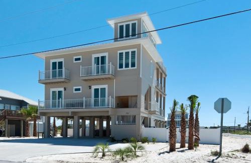 Villa Primera House | Castle de Playa by Gulf Coast Getaways