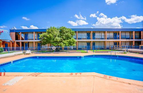 Lawton Hotel | Castle inn & suites by OYO Lawton