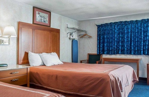 Niagara Falls Hotel | Castle Inn & Suites
