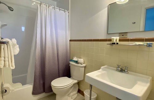 Gloucester Hotel | Castle Manor Inn