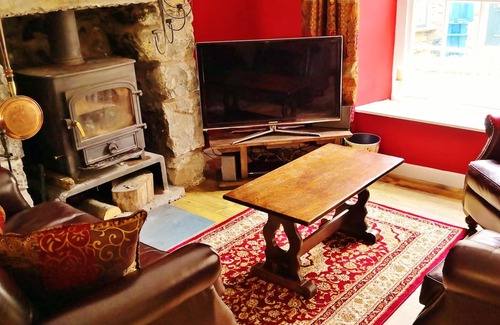 Harlech House | Castle, Mountains, Beach and a Cosy Cottage