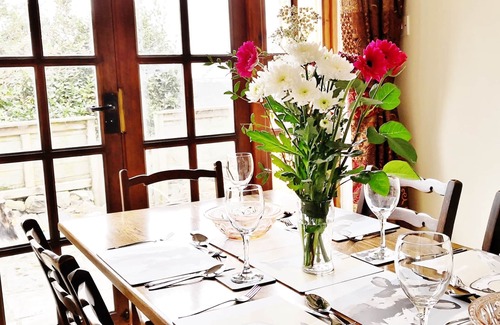 Harlech House | Castle, Mountains, Beach and a Cosy Cottage