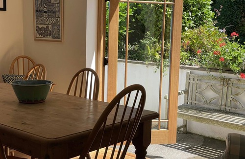 Newport Cottage | Castle Reach, Newport