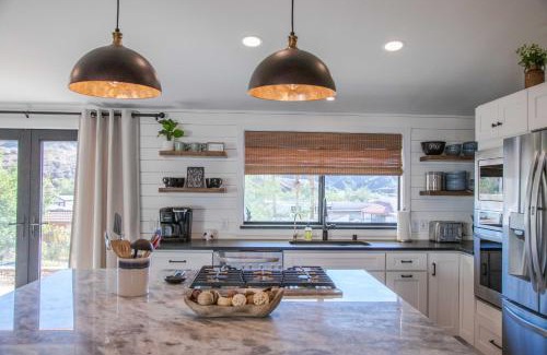 Parker Strip House | Castle Rock 95, Private Boat Launch and River Front Park, Perfect Family Get-Away!