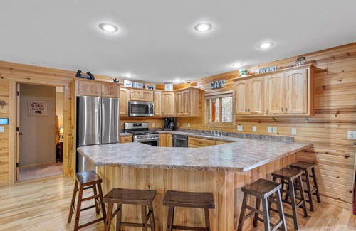 Friendship Cabin | Castle Rock Lake,Games,Bar,Fireplaces & Fire Pits
