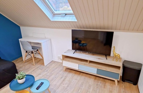 Pierrefonds Apartment | Castle room