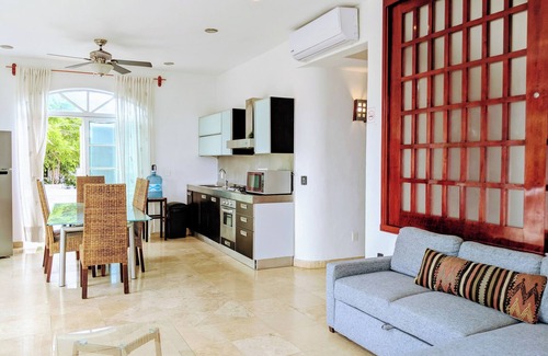 Playacar House | Castle Segundo Picina Techo 25pax
