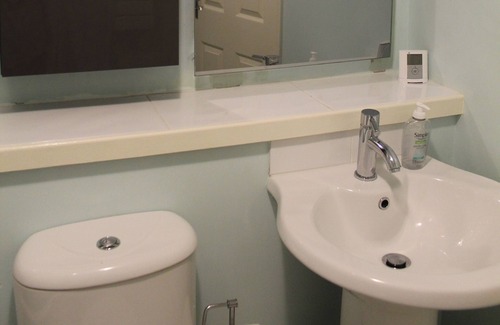 Tollcross Apartment | Castle Side, Edinburgh Old Town with Free Parking